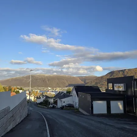 Cozy In The Heart Of *